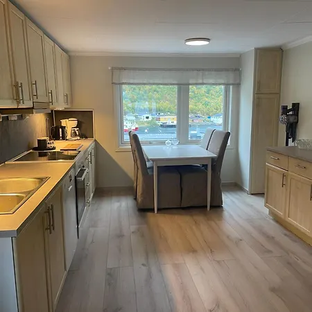 Traelvik Huset B Διαμέρισμα *