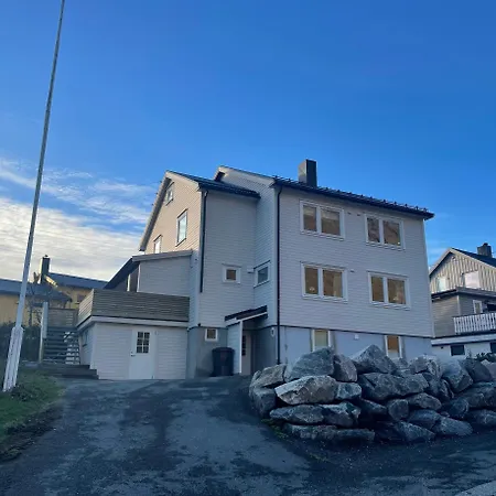 Traelvik Huset B Tofta