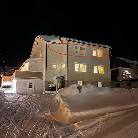 Traelvik Huset B Διαμέρισμα *